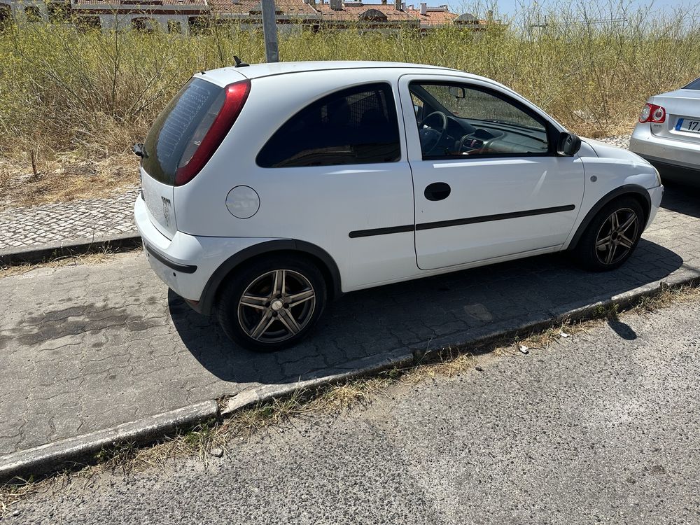 Opel corsa 1.3 cdti com sistema de som