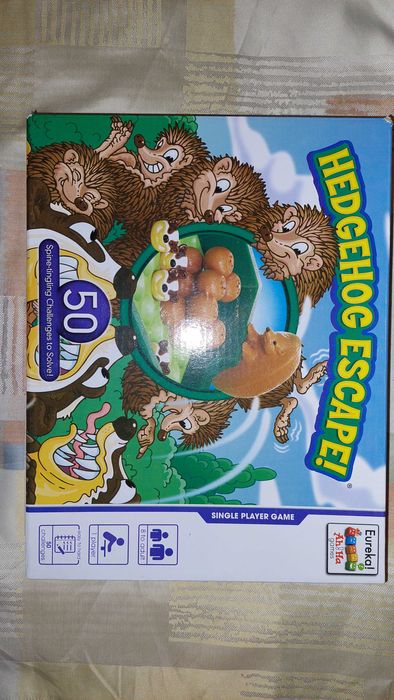 Гра логічна настільна дитяча Hedgehog Escape "Дожени їжака"