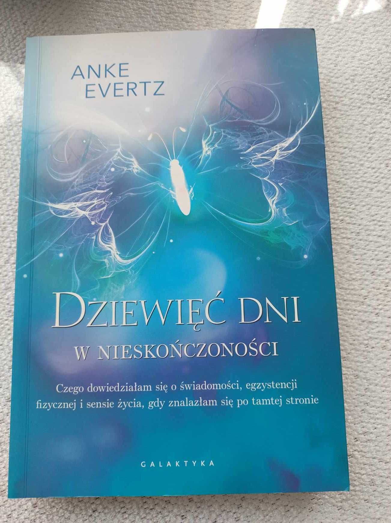 Anke Evertz  "Dziewięć dni w nieskończoności"