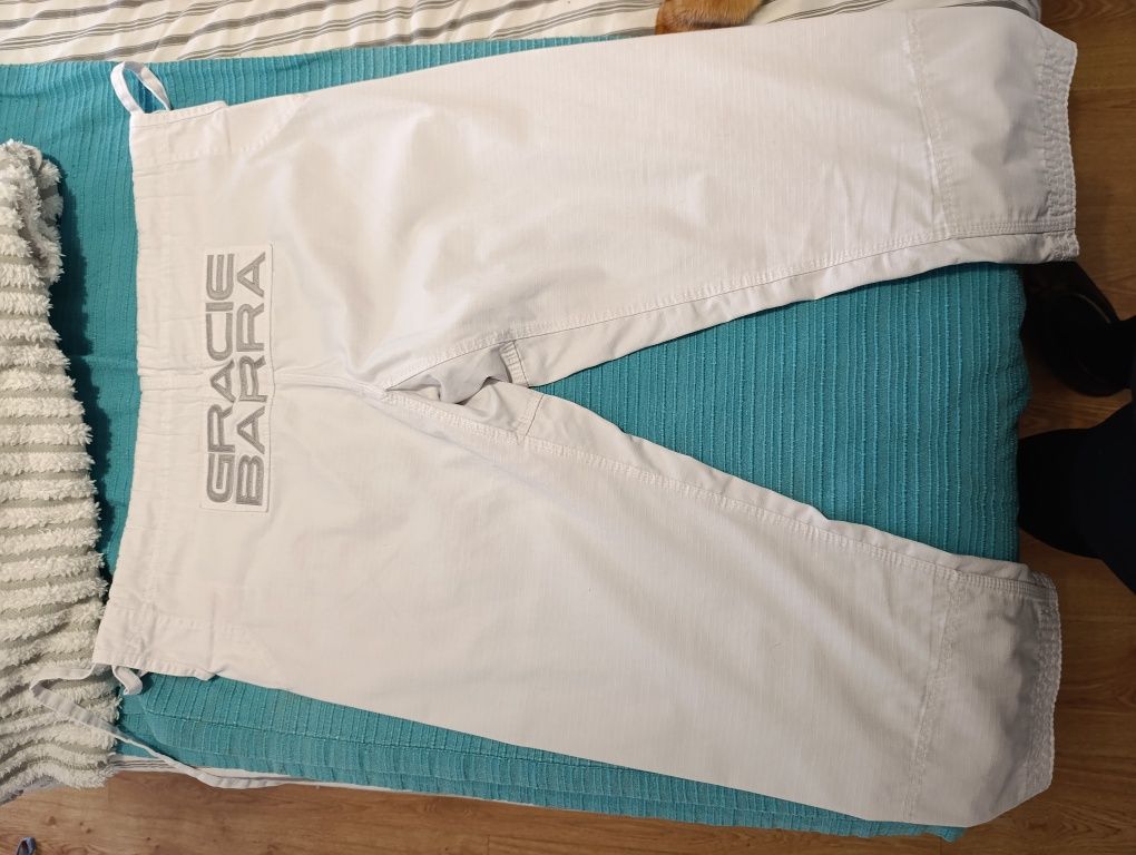 Kimono Gracie Barra mulher F3