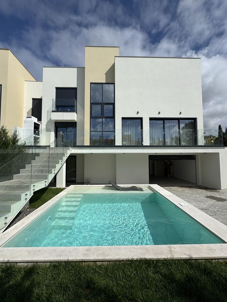 Quarto em Urbanização Portela da Vila