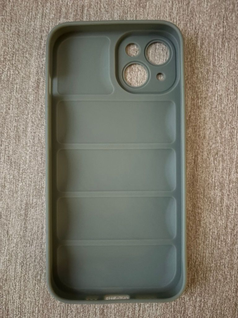 Pack de 3 capas Iphone 14/13 Novas - 10€