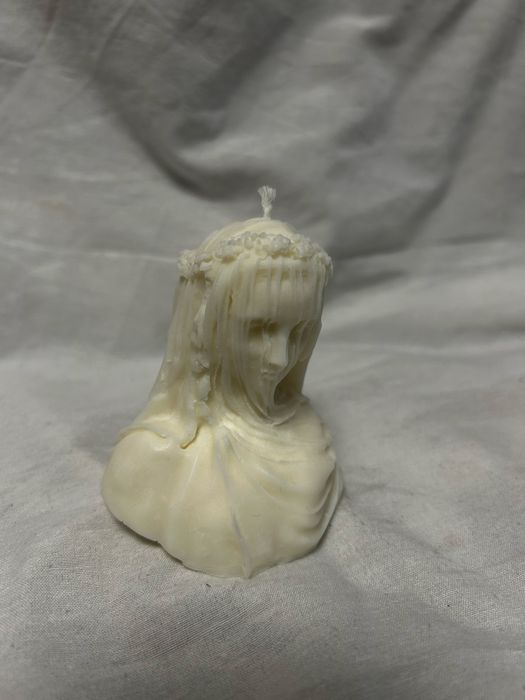 Соєва свічка жінка