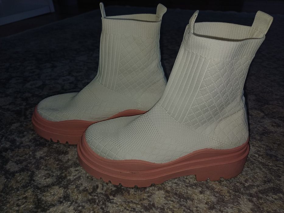 Чоботи весняні.Чулки