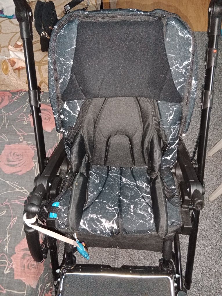 Wózek specjalny dla dziecka niepełnosprawnego