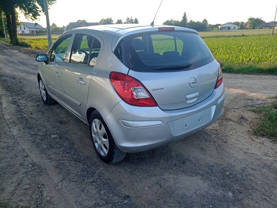 Sprzedam Opel Corsa D,1.2benz, klimatyzacja 101tys km polecam