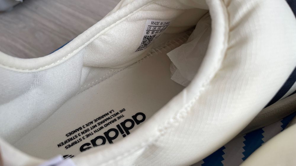 Тёплые пуховые слипоны дутики Adidas Puffylette Originals 2022 белые