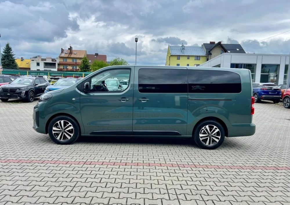 Wynajem Busa Nowy model 2025 Peugeot Traveller AUTOMAT