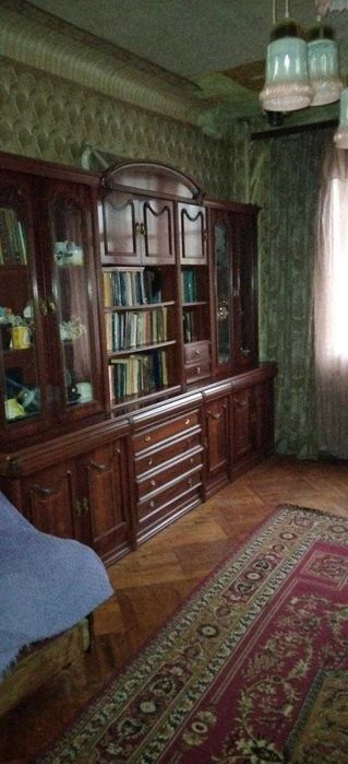 Цена снижена! Продам 2х комнатную квартиру (сталинка) 57 м2,  Центр