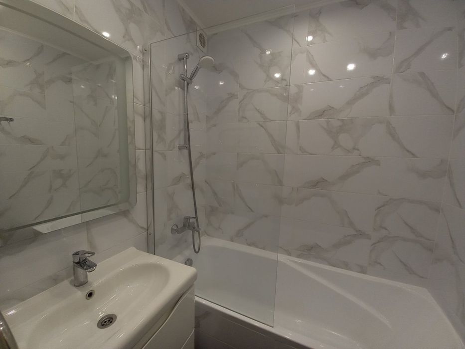 Затишна 3-кімнатна квартира з якісним ремонтом вул. Сержа Лифаря 8-А