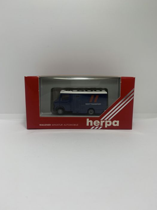 Miniatura Mercedes da Herpa escala H0 1/87
