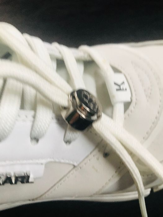 Piękne sneakersy marki KARL LAGERFELD