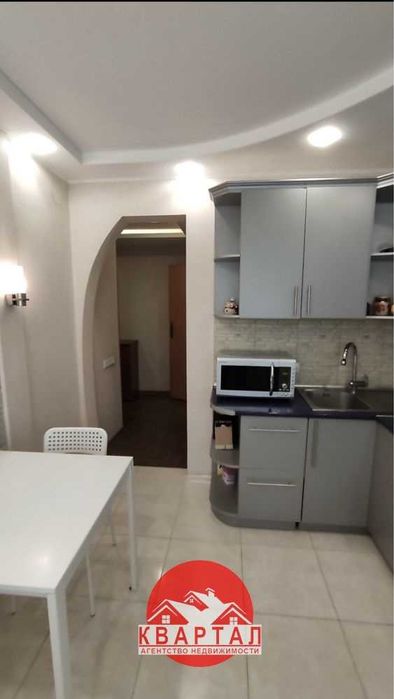 Продается 2-х к. кв. с капремонтом в кирпичном доме, ул. Добролюбова