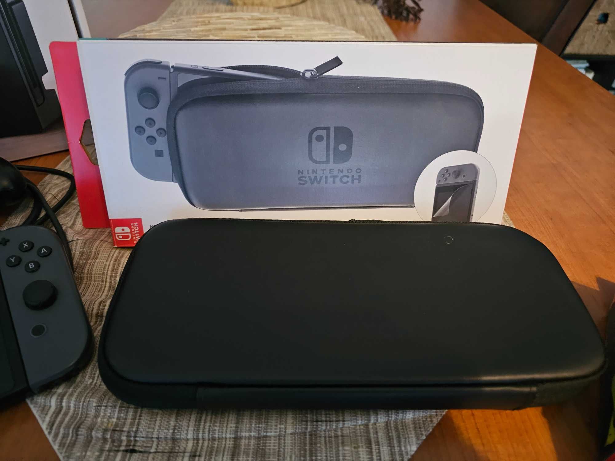 Nintendo Switch Desbloqueada + comando pro + 2 Joy cons + bolsa + dock