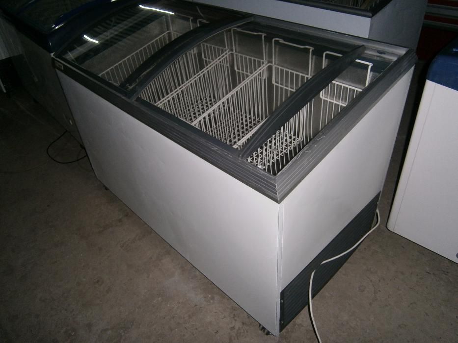 ларь-морозильный-200 300 400. литр. Витрины холодильные