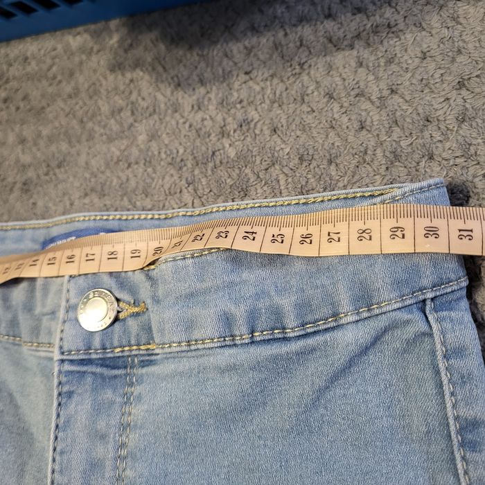 Niebieskie krótkie spodenki szorty damskie z wysokim stanem jeansowe