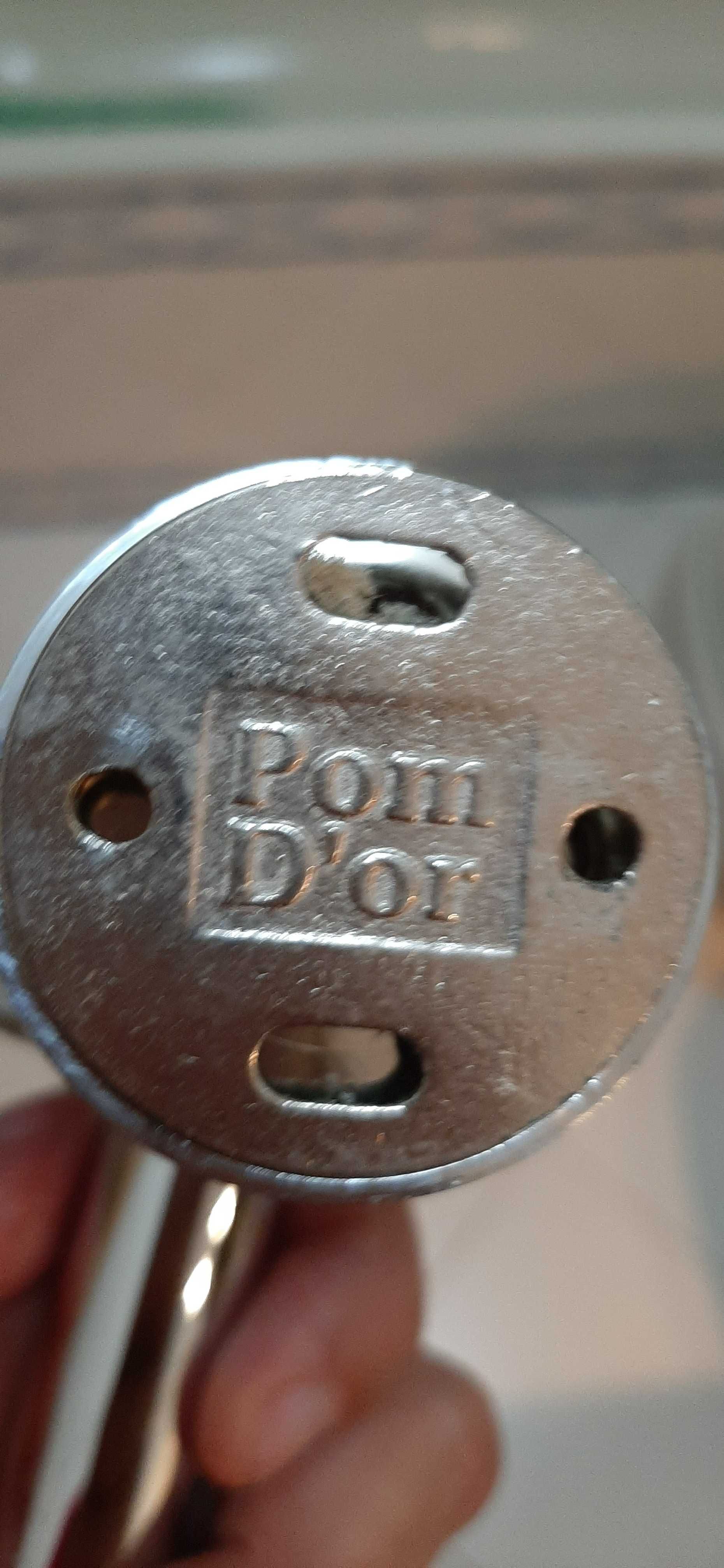 Toalheiros WC marca POM D'OR em cromado