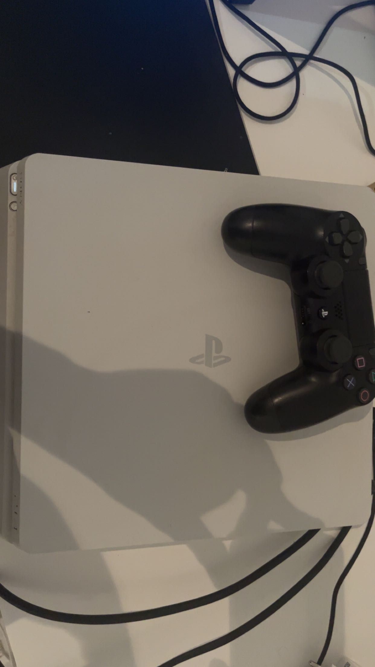 Sony Playstation 4 Slim 500GB com controle