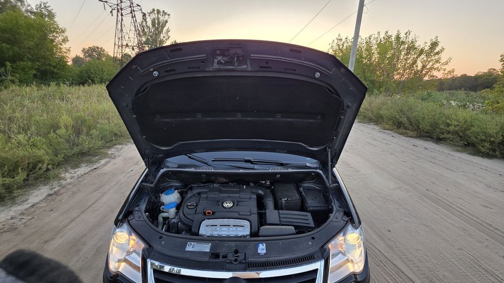 Продаи Volkswagen Touran 2009 року