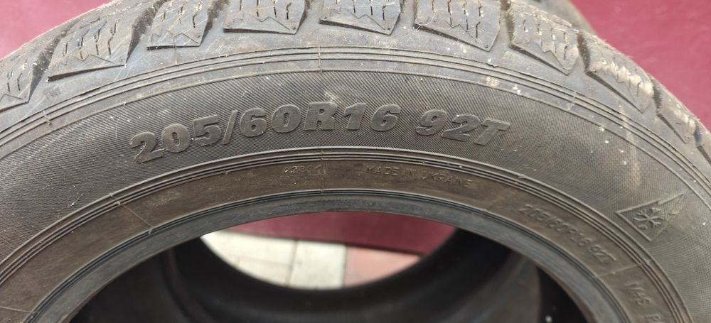 Зимние шины 205*60*R16
