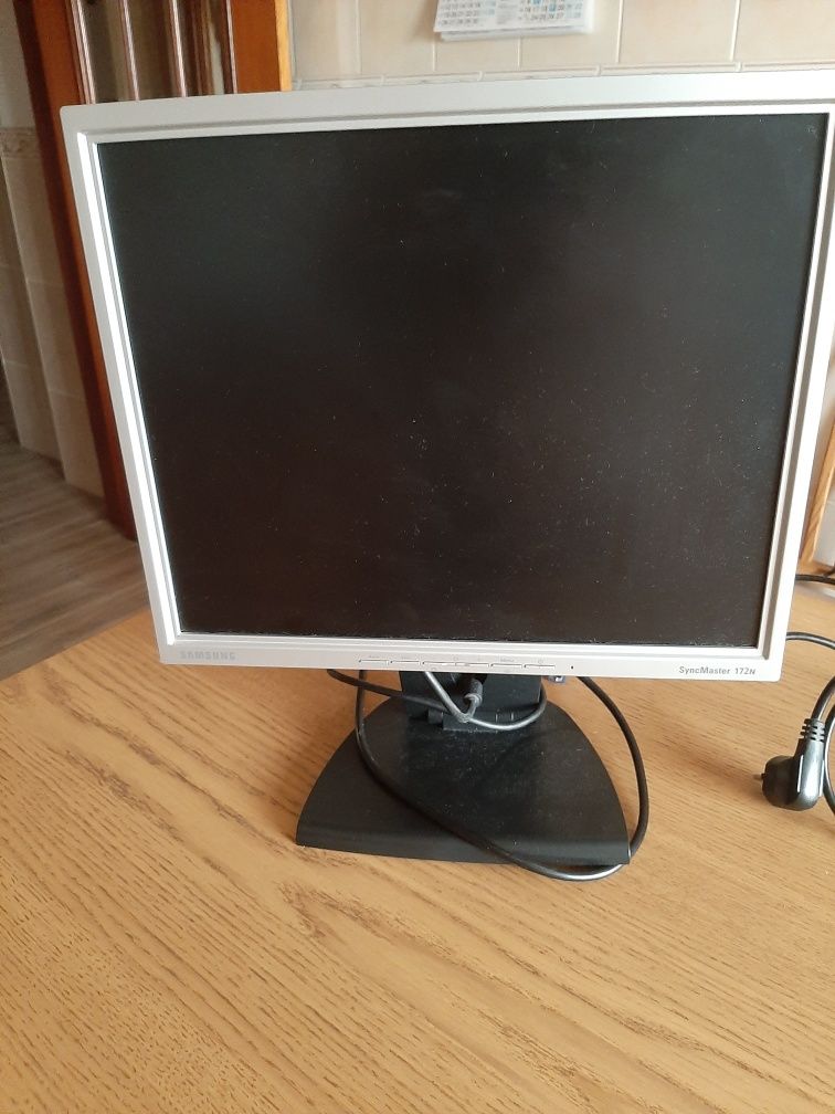 Monitor Samsung usado.