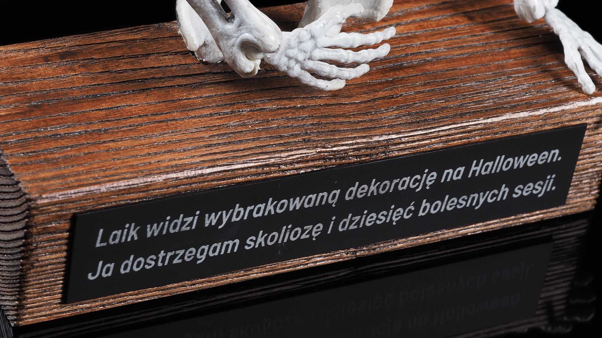 Szkielet niedoskonały – śmieszny prezent dla fizjoterapeuty kościotrup