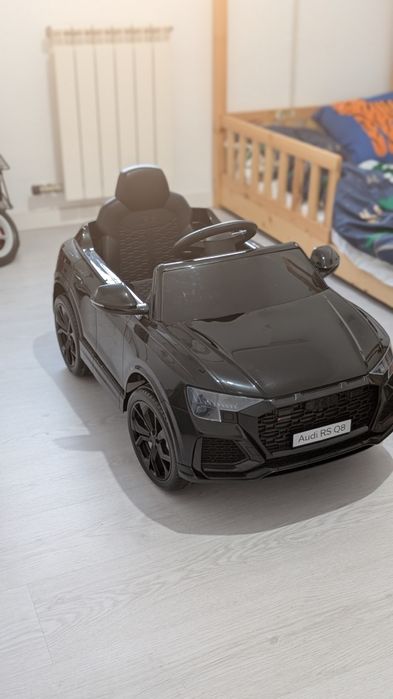 Audi TT - Carro elétrico infantil