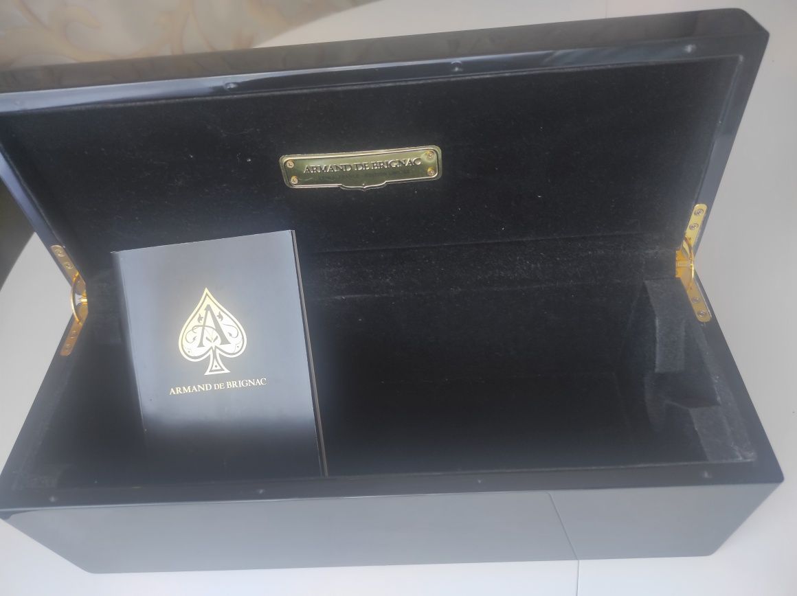 Подарочная коробка от шампанского ARMAND de BRIGNAC