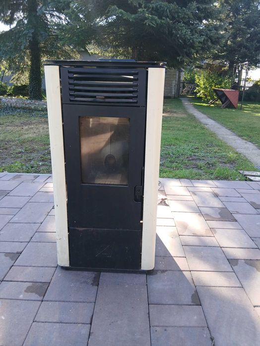 piec koza na pelet, produkcja włoska, użytkowany 1 sezon - 7 kw
