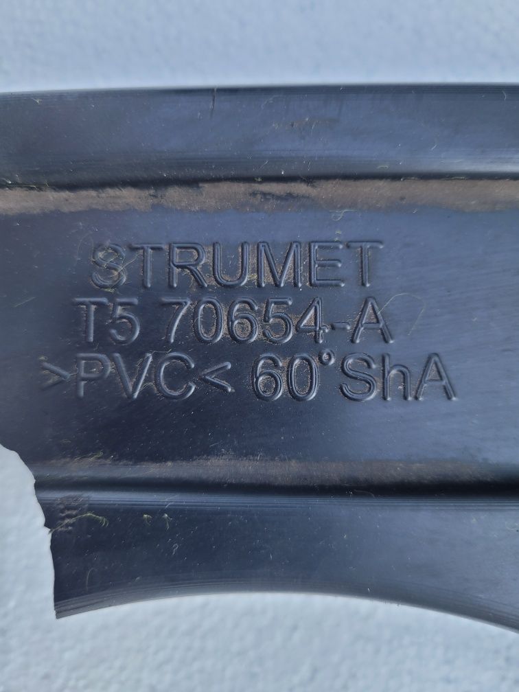 Element   gumowy