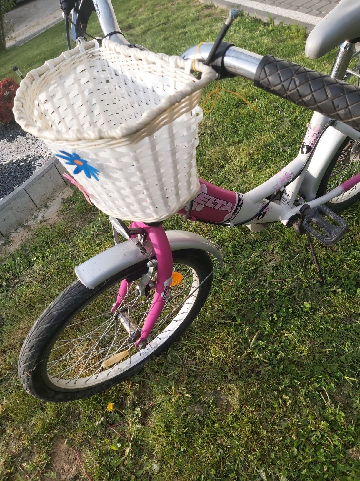 Rower różowy dzieciecy delta