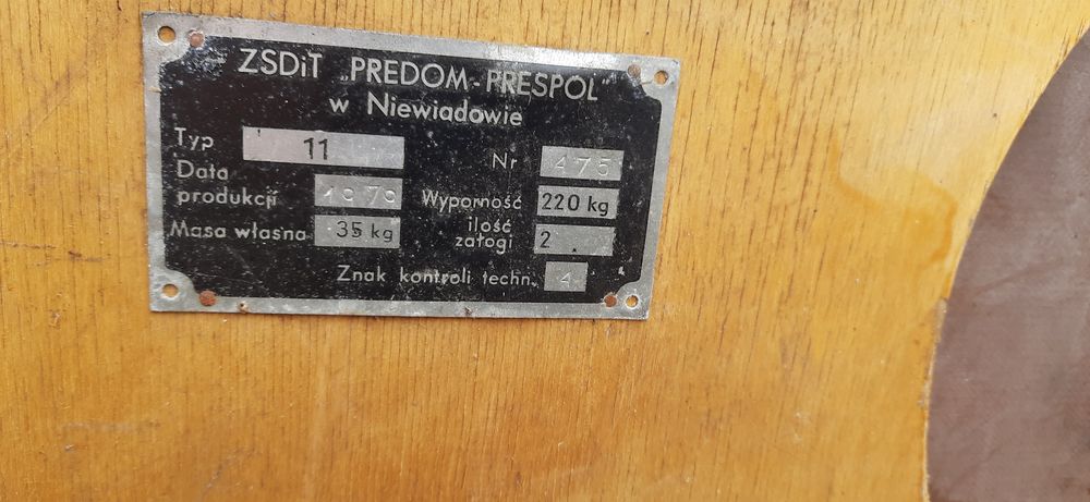 Łódka, motorówka Predom z wiosłami - bez silnika