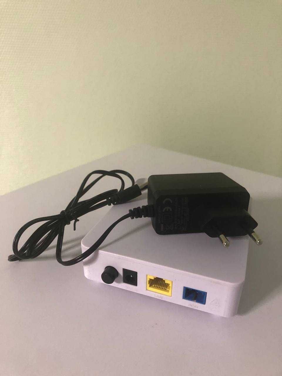 Абонентський термінал для оптоволокна XPON ONU XP8100