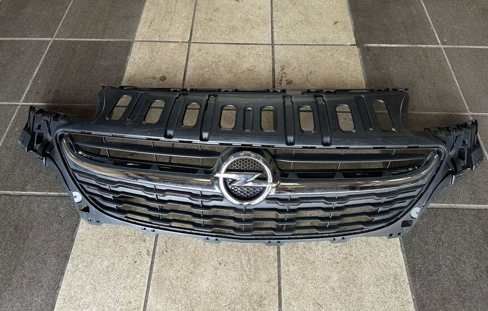 OPEL CORSA E GRILL ATRAPA EMBLEMAT 475498858 39003576
