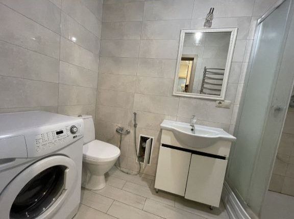 Оренда однокімнатної квартири в центрі, вул Лермонтова, новобудова