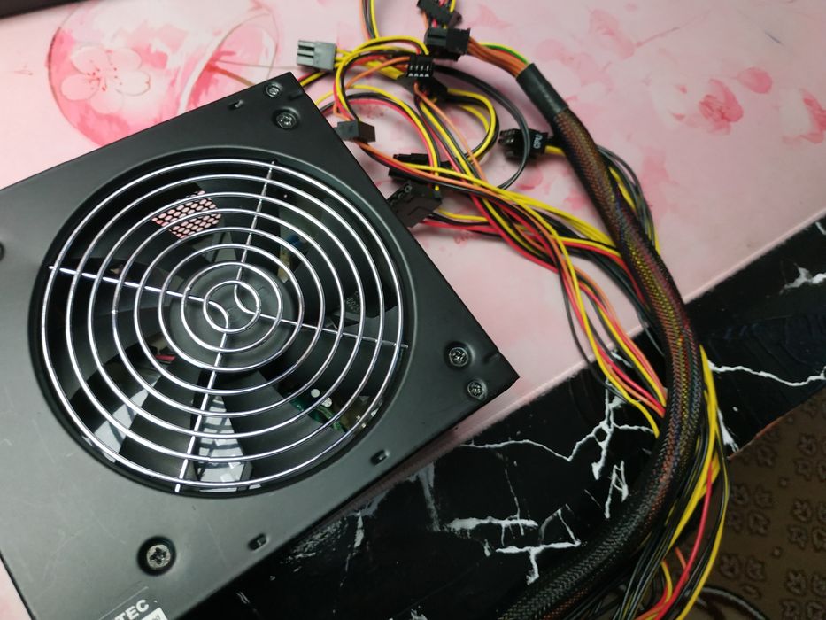 Блок живлення Chieftec 700 ватт