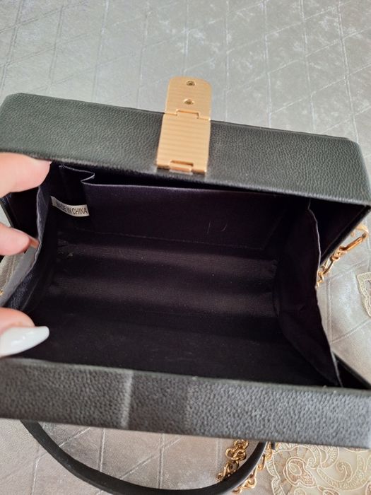 Torebka kuferek kredki