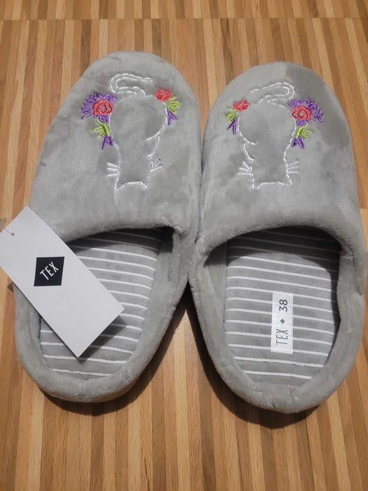 Kapcie z kotkiem rozm. 38