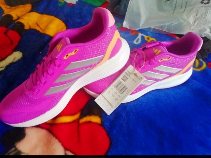 Sapatos Adidas original Senhora novos