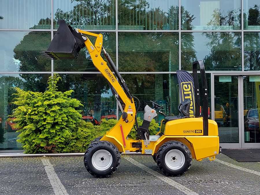 Miniładowarka kołowa rolnicza Gunstig 909 silnik Yanmar 900kg 4WD