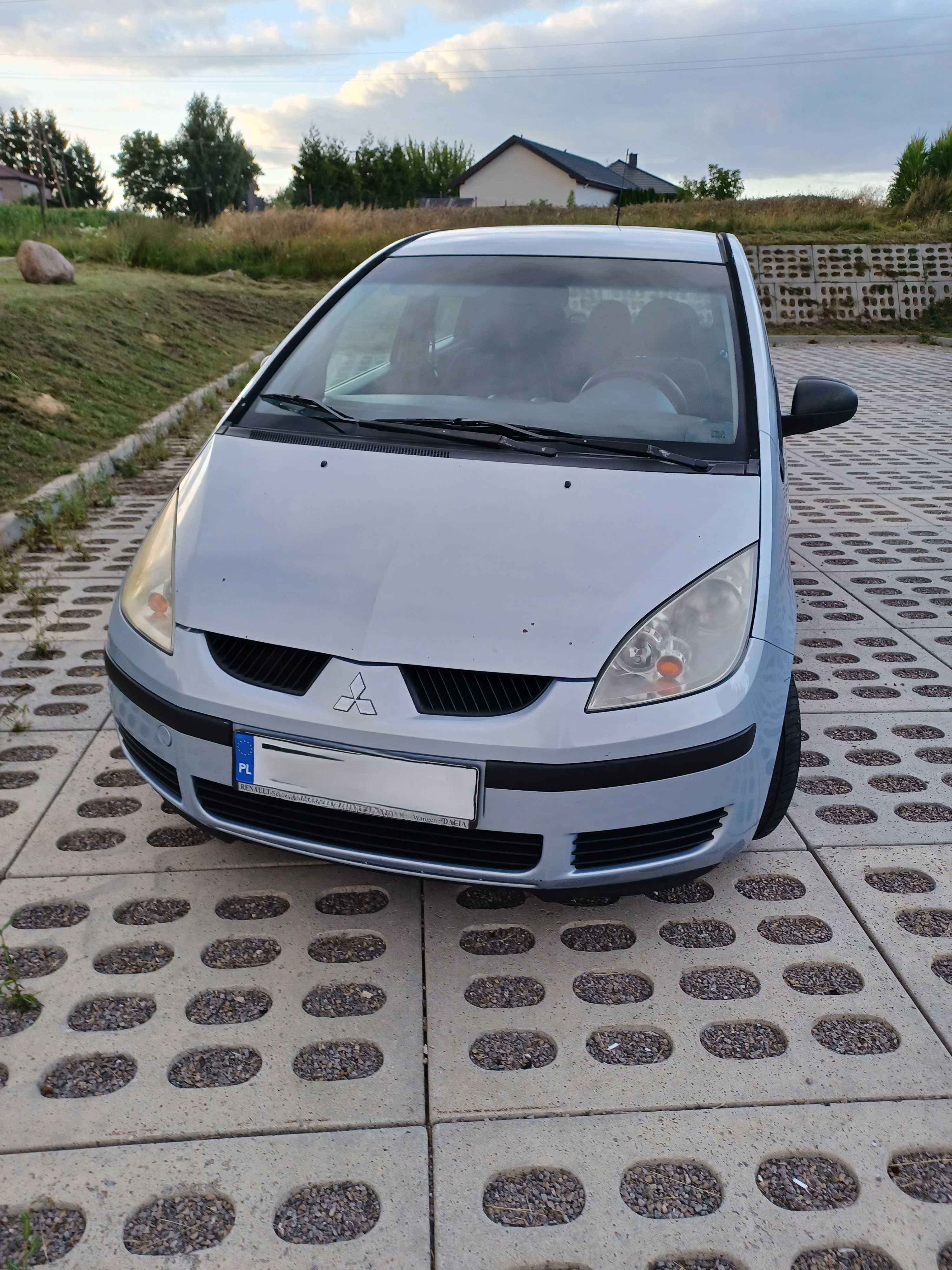 Mitsubishi Colt 2005 r. 1.3 Benzyna. Do poprawek lakierniczych