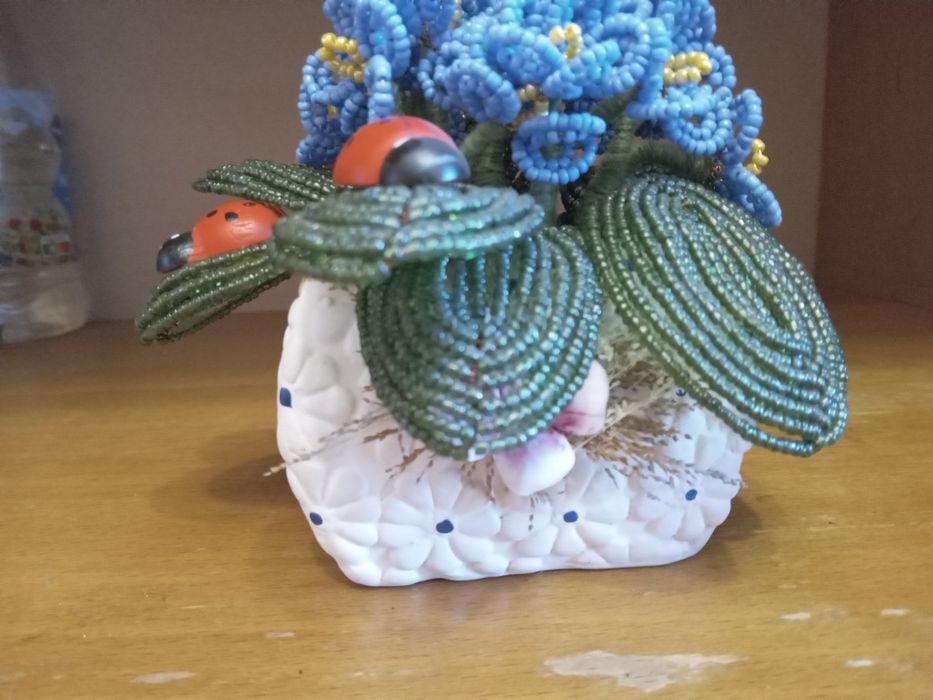 Продам квіти,з бісеру,кави та стрічок