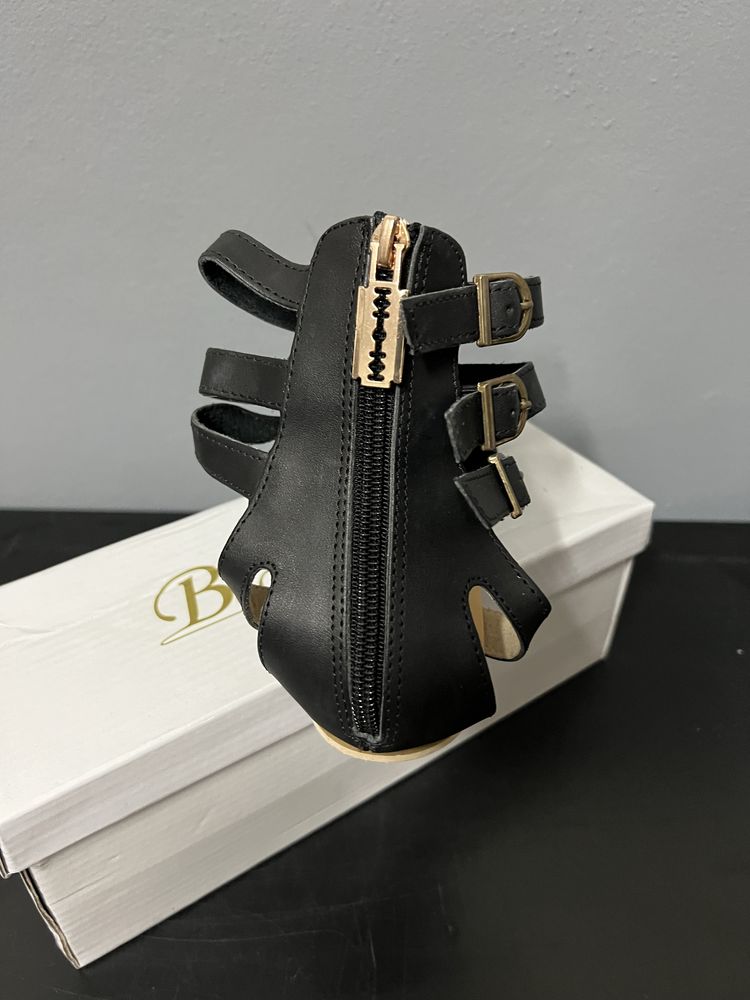 Sandalias novas em caixa