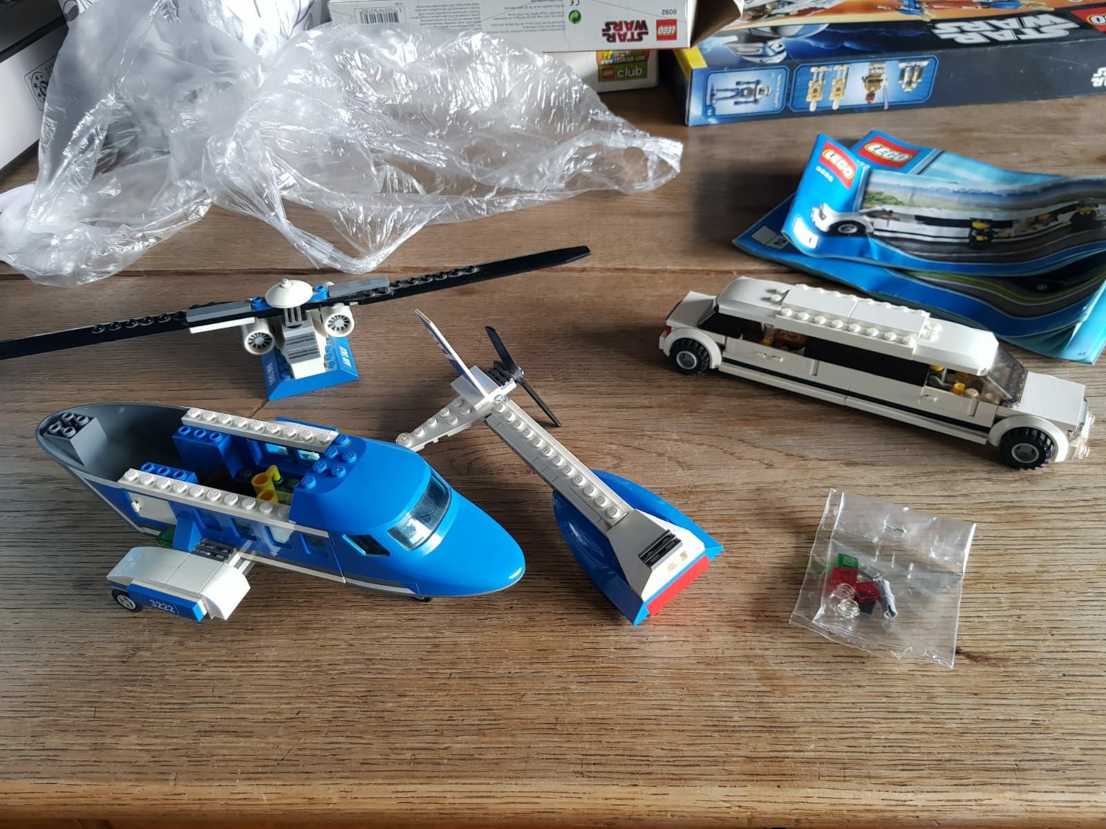 Lego City Helicopter and Limousine 3222