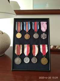 Medale z okresu PRL-U, 8 szt. komplet z ramką