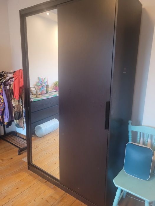 Szafa IKEA czarna z lustrem