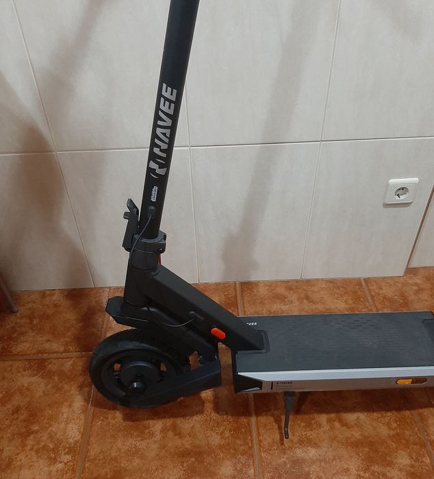 Trotinete eletrica Navee S40 como nova como se vê ,precisa bateria n