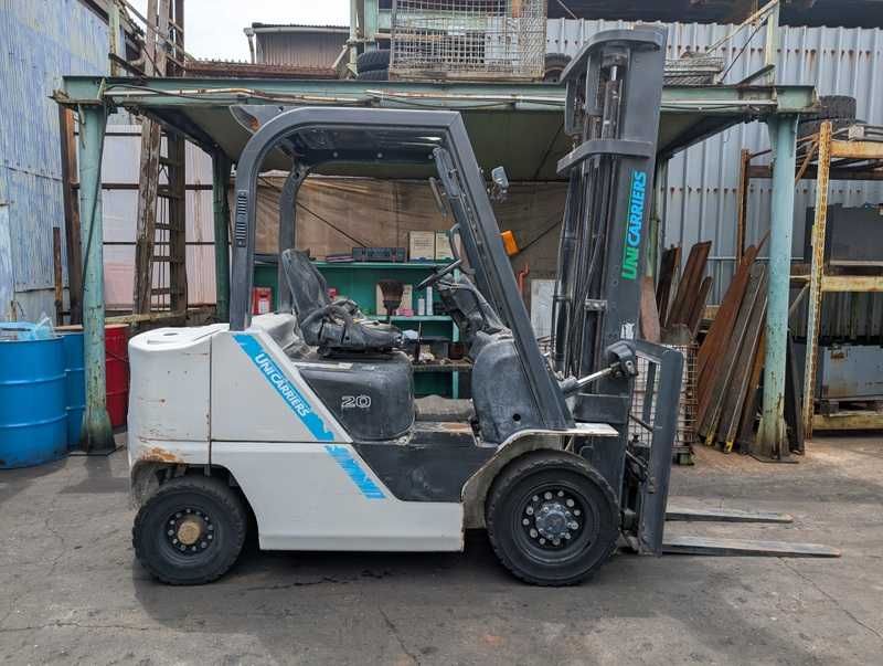 Вилочний автонавантажувач TCM (Nissan), 2022 року з бiчним зсувом