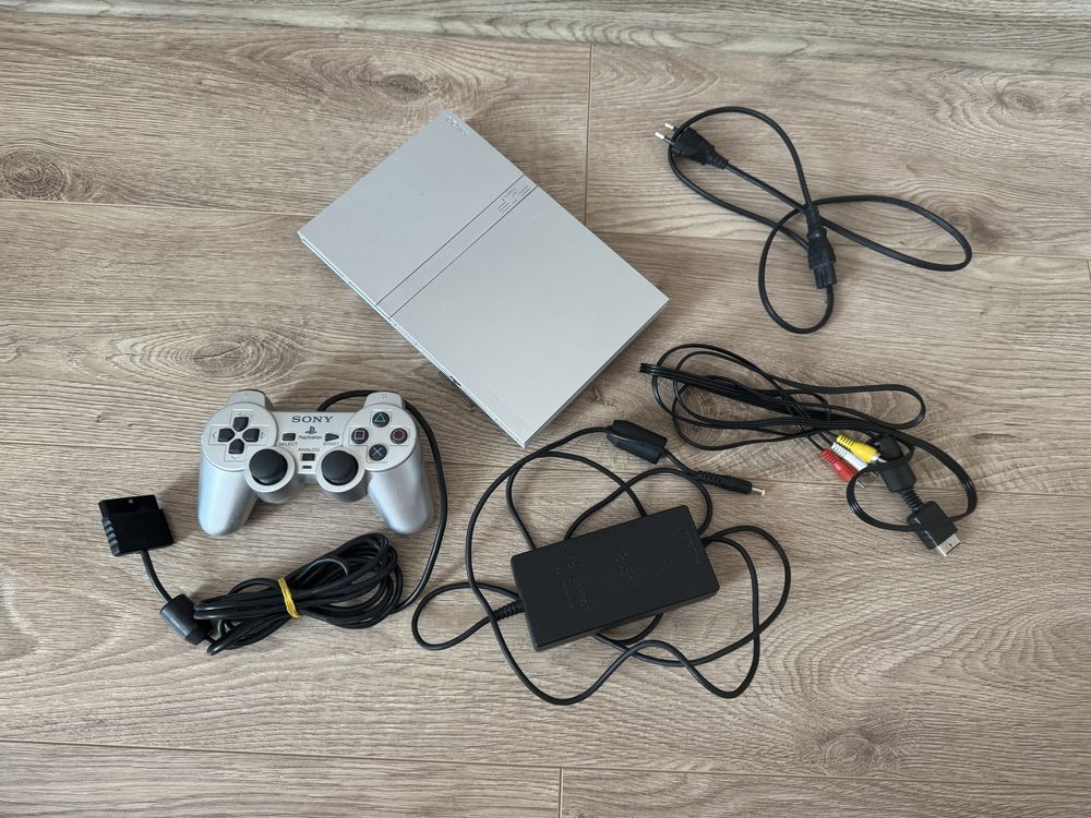 PlayStation 2 Slim + 13 ігор