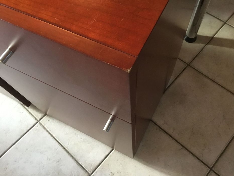 Komoda biurowa z płyty MDF używana. Szer. 45 gł. 42,2 wys. 72 cm.